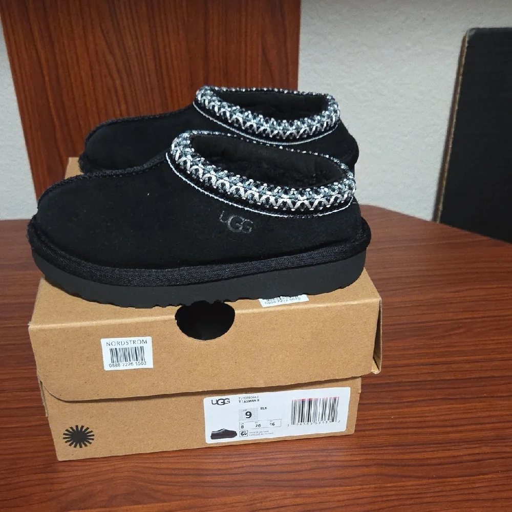 UGG Kids Black Slippers with Patterned Trim